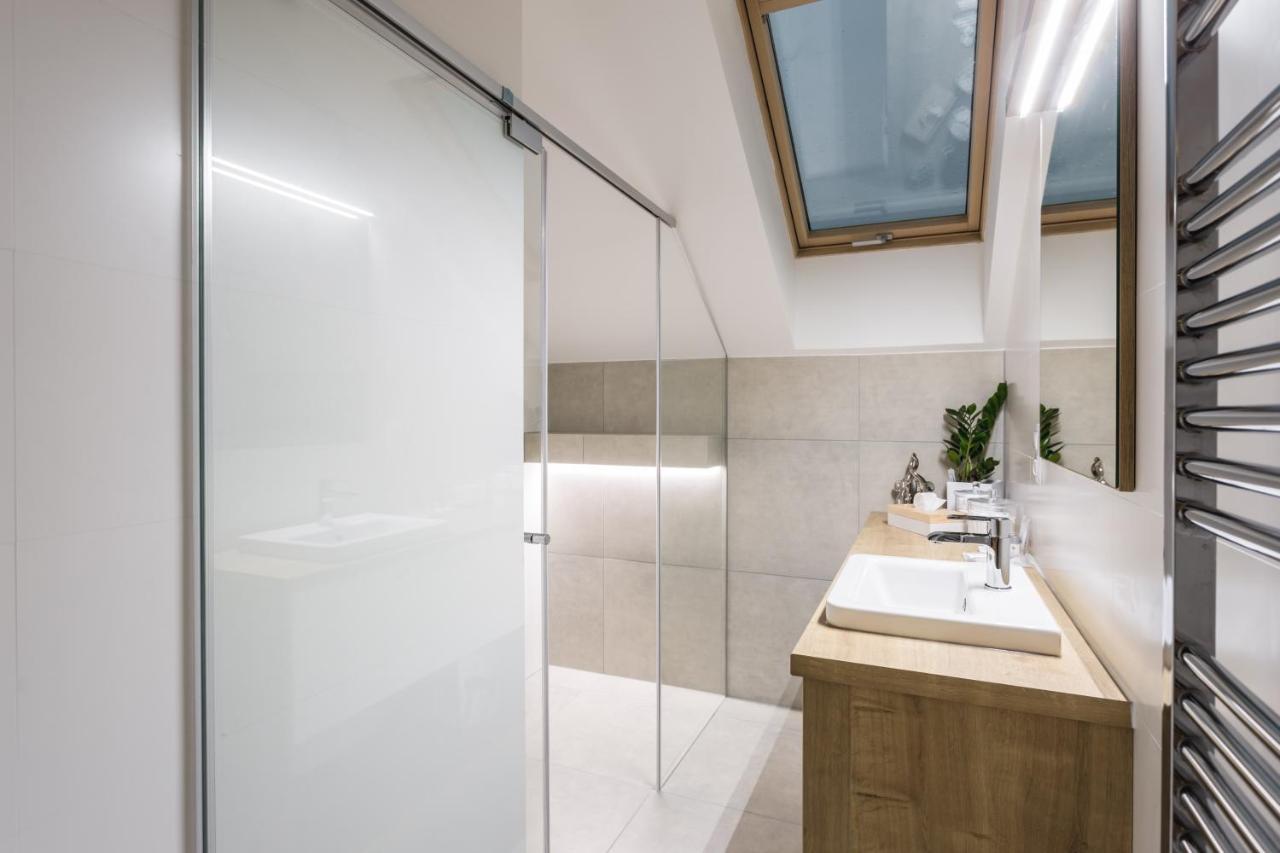 Flexihome Sk - Komenskeho - Private Parking Spot - Ultra Modern And Stylish 科希策 外观 照片