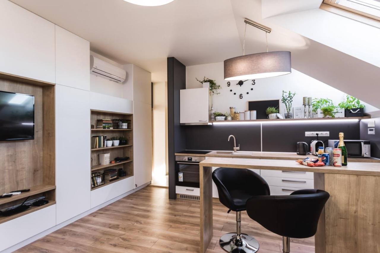 Flexihome Sk - Komenskeho - Private Parking Spot - Ultra Modern And Stylish 科希策 外观 照片