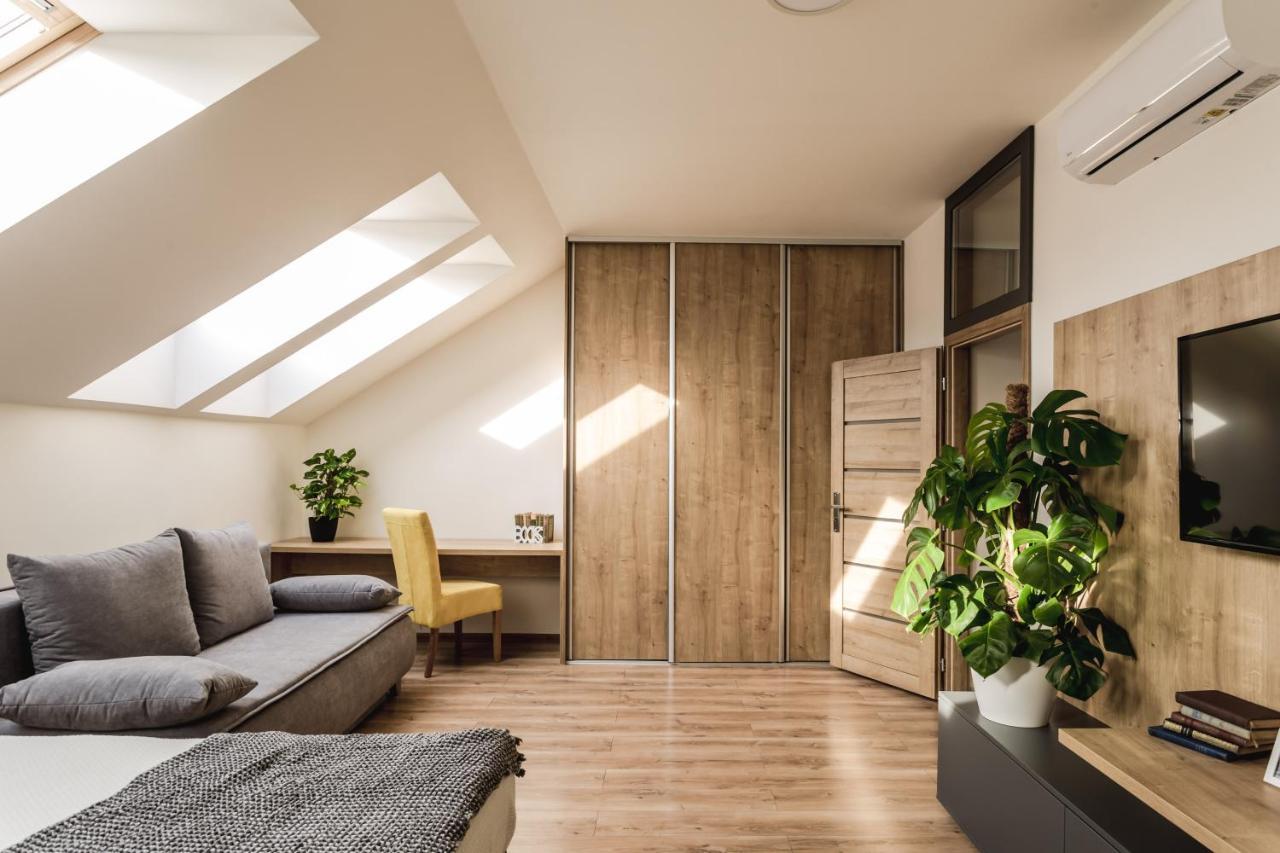 Flexihome Sk - Komenskeho - Private Parking Spot - Ultra Modern And Stylish 科希策 外观 照片