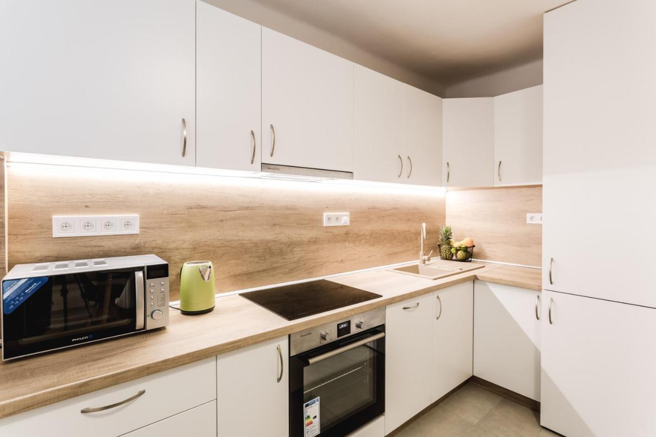 Flexihome Sk - Komenskeho - Private Parking Spot - Ultra Modern And Stylish 科希策 外观 照片