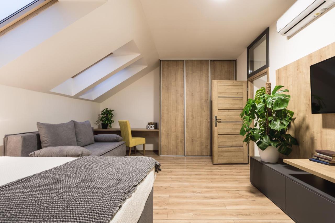 Flexihome Sk - Komenskeho - Private Parking Spot - Ultra Modern And Stylish 科希策 外观 照片