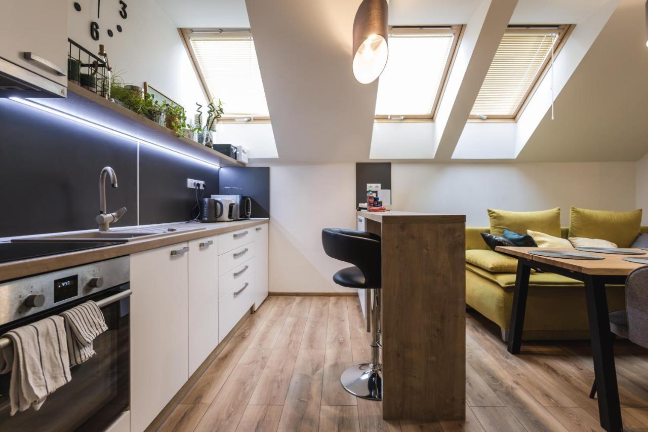 Flexihome Sk - Komenskeho - Private Parking Spot - Ultra Modern And Stylish 科希策 外观 照片