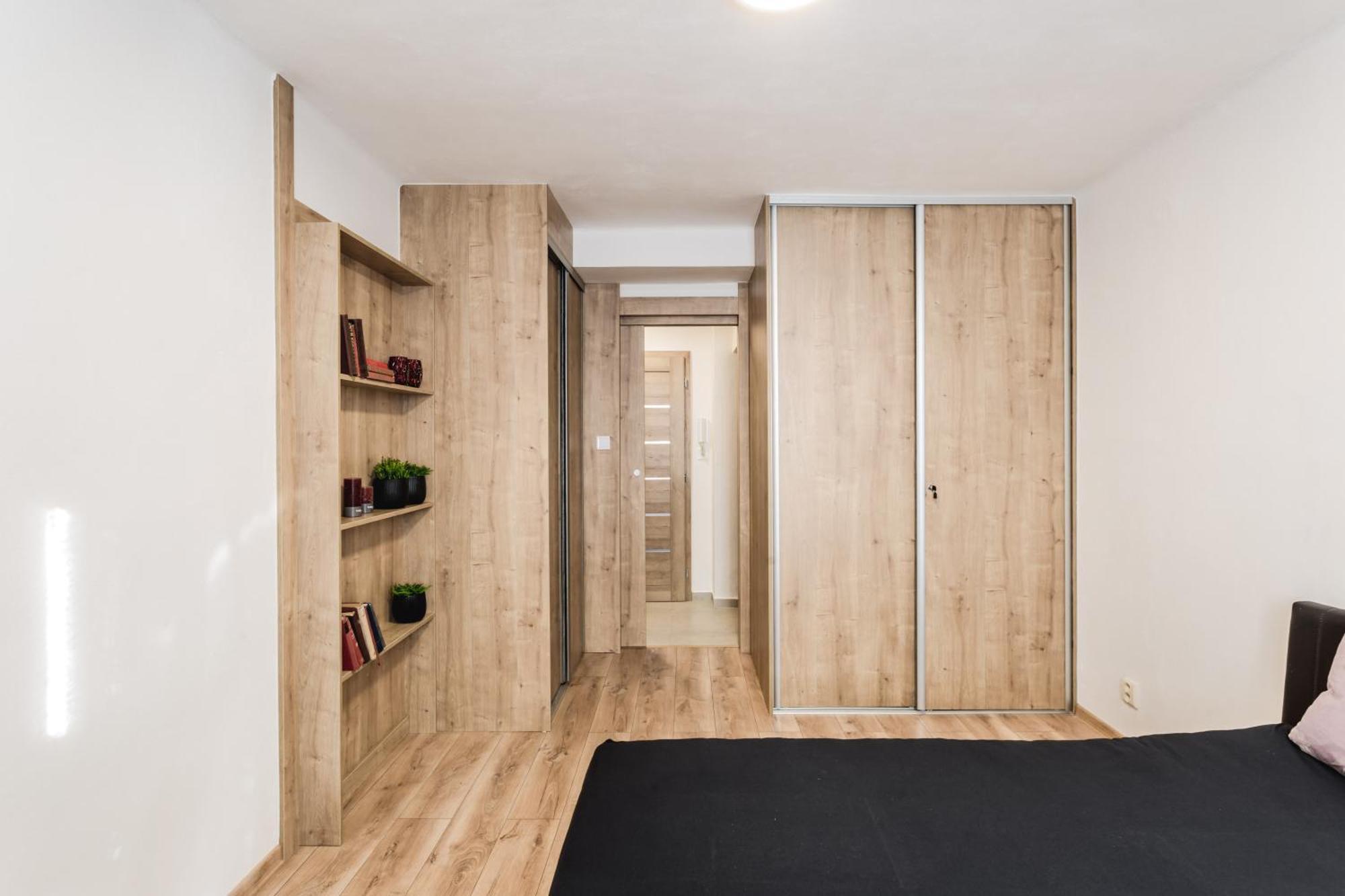 Flexihome Sk - Komenskeho - Private Parking Spot - Ultra Modern And Stylish 科希策 客房 照片