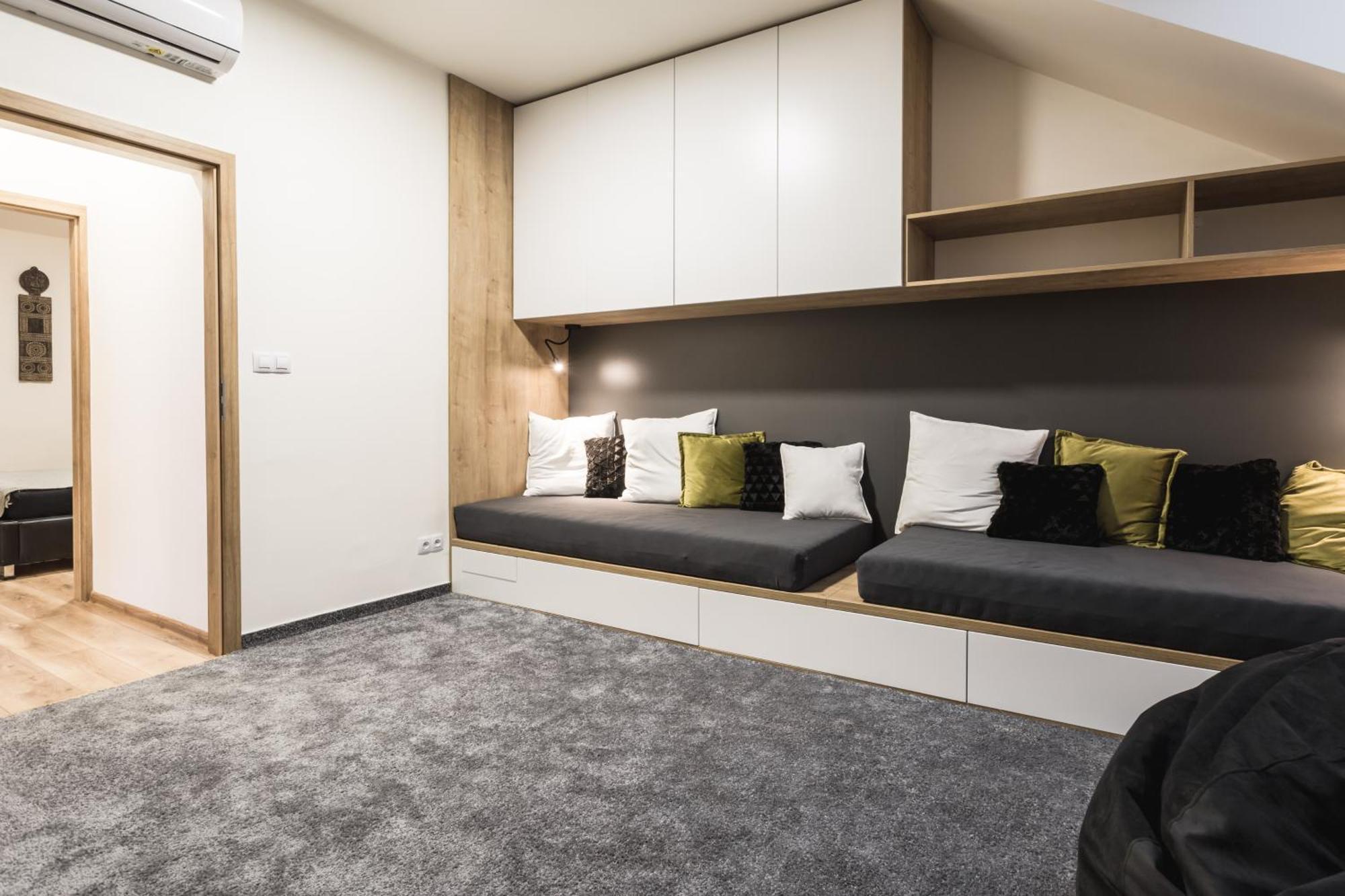 Flexihome Sk - Komenskeho - Private Parking Spot - Ultra Modern And Stylish 科希策 客房 照片